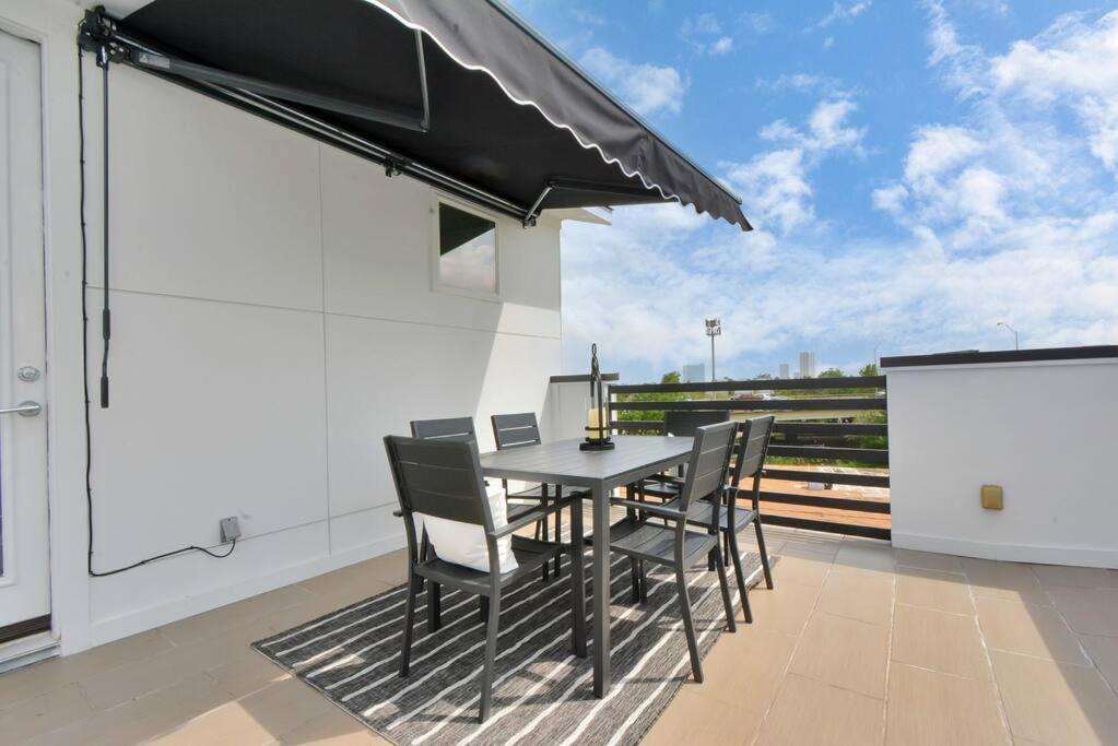 הוילה יוסטון Casa Labella - Downtown Skyline Views - Sleeps 10 מראה חיצוני תמונה
